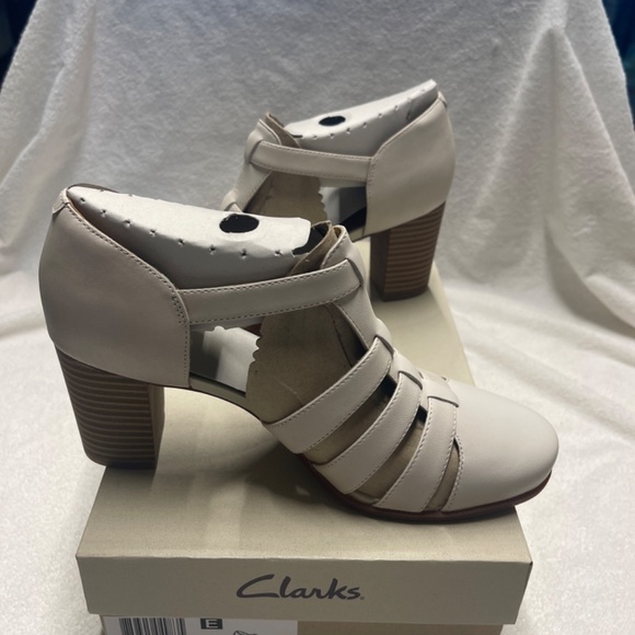 Clarks - Picture 9 of 10